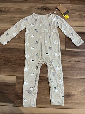 NWT Kyte Baby bunny snap romper